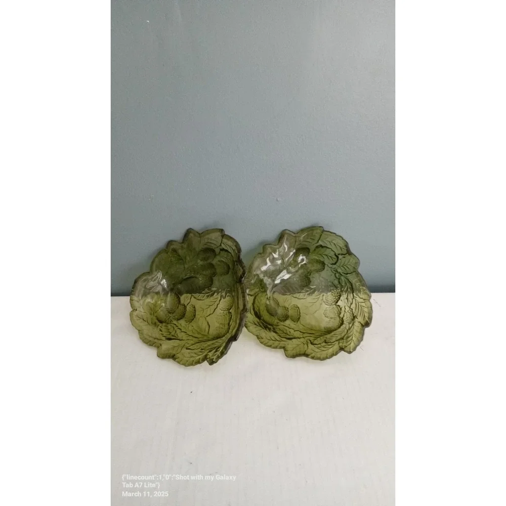 Vintage Green Glass Leaf Shaped Bowls Set‎ of 2 Candy Nut Trinket Dishes